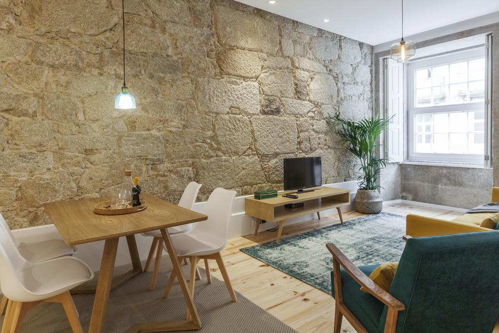 Old Stone Flats By Host Wise Apartment Порто Екстериор снимка