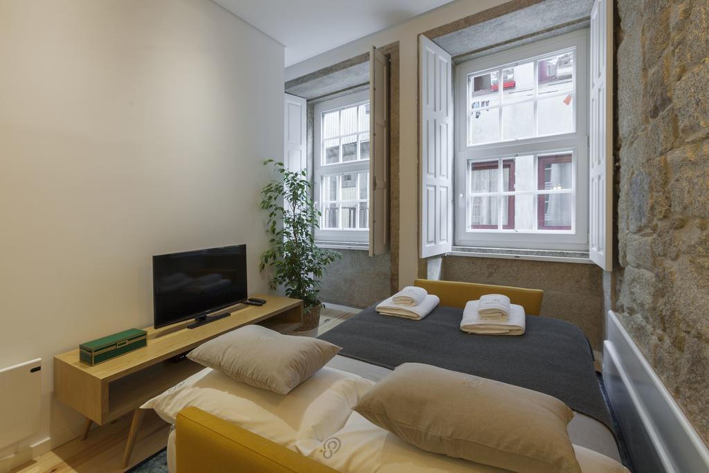 Old Stone Flats By Host Wise Apartment Порто Екстериор снимка